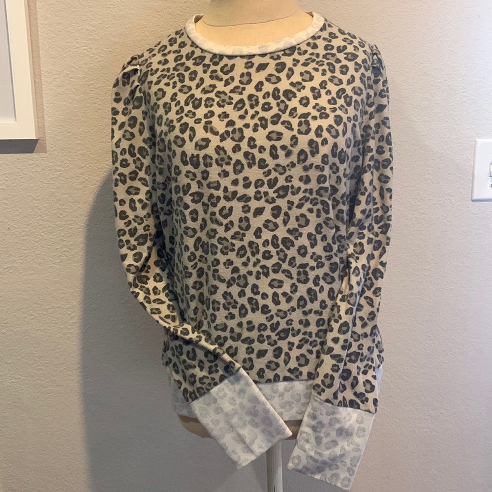 •Veronica M• leopard print long sleeve top